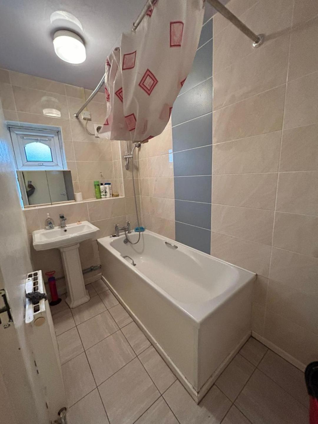 Entire Appartment Near Birmingham City Εξωτερικό φωτογραφία